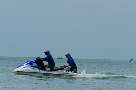 HUAHIN, THAILAND - JUNE 24 : Unidentified rider pumps up his machine during HuaHin Jet Ski Racing Championships on June 24, 2012 in Hua Hin, Thailandのeditorial素材