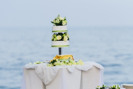 Wedding cake and the seaの写真素材