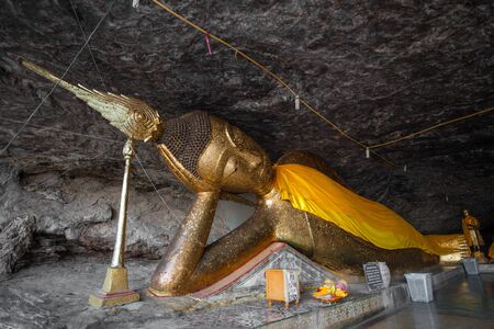 Big image of nuddha in the caveの写真素材