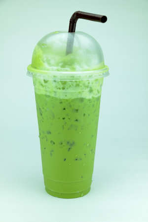 Cheap drinks popular In plastic drinking glasses