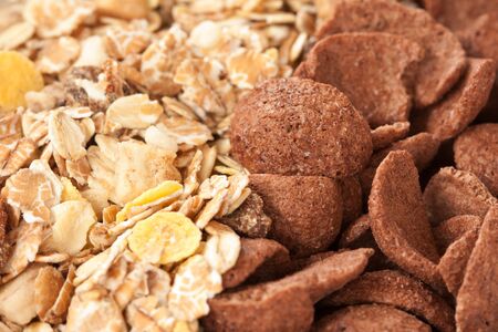 Cereals made from whole grain and chocolate crunchy