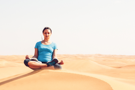Yoga In The Desertの写真素材