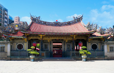 Lungshan temple is the most famous temple in Wanhua District, Taipei, Taiwan.のeditorial素材