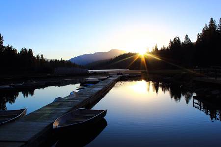 sunrise at hume lakeの写真素材