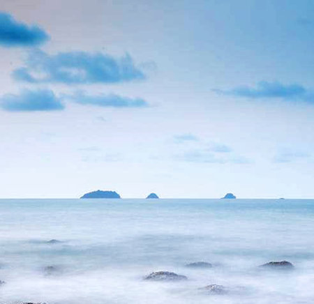 Beautiful seascape with blue sky and white clouds background.の写真素材
