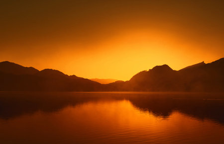 Sunset on the lakeの写真素材