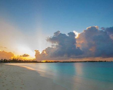 Sunset on the tropical beachの写真素材