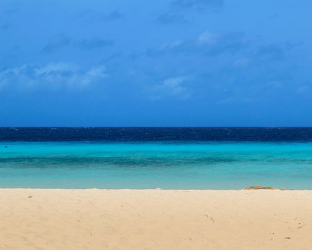 Beautiful tropical beach with turquoise water and white sand.の写真素材