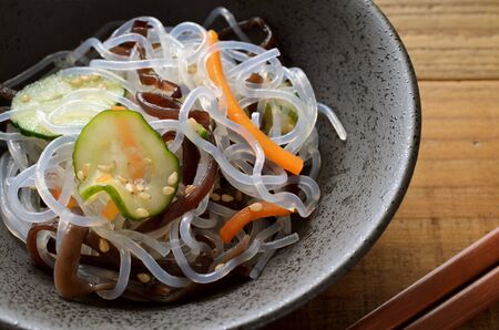 Vinegared gelatin noodles with vegetables