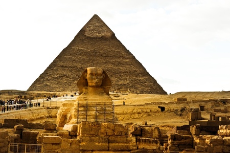 sphinx and Khufu pyramidの写真素材