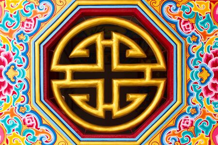 Window decoration pattern of Chinese gold-painted and beautiful color drawing wallの写真素材