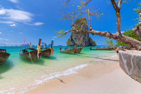 Beautiful White sand beach and Clear water at Phi Phi Island Thailandのeditorial素材