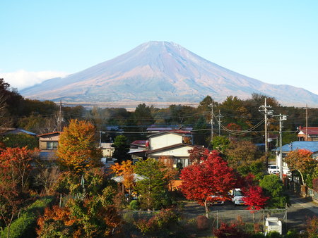 Mount Fuji in Autumn behind the countryside, Japanのeditorial素材