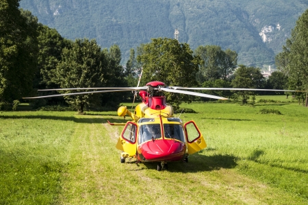 Alpine emergency helicopter rescue, Italyのeditorial素材