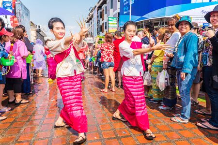 CHIANG MAI, THAILAND-APRIL 13:Chiangmai Songkran festival. Unidentified Thai woman dancer in parade annual Chiang Mai Songkran festival at Tha Pae road, on April 13,2015 in Chiang mai,Thailand.のeditorial素材