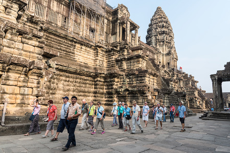 SIEM REAP, CAMBODIA - MARCH 08: Tourists visitors Angkor Wat is the country's prime attraction, is the largest Hindu temple and religious monument in the world  on March 08, 2016 Siem Reap, Cambodia.のeditorial素材
