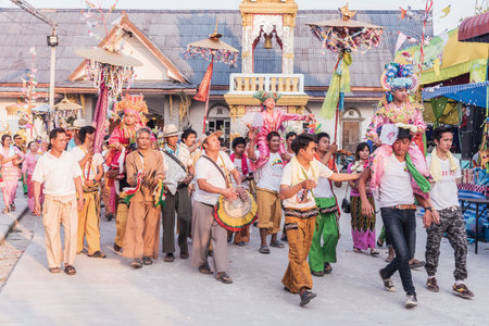 CHIANG MAI, THAILAND - MARCH 18 : Poy Sang Long festival, A Ceremony of boys to become novice monk, In parade around Koo Maan temple on March 18, 2016 in Chiang mai, Thailand.のeditorial素材