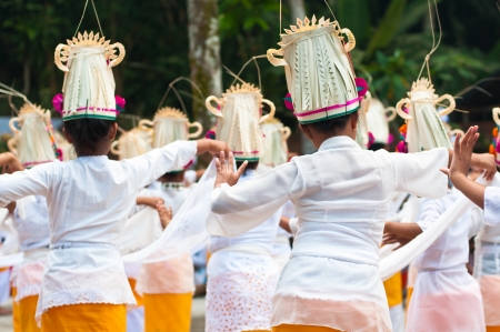 Little girls dance legong, Titra Empul, Bali, Indonesiaの写真素材