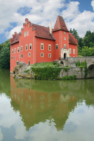 Red water chateau Cervena Lhota in Southern Bohemia, Czech Republic の写真素材