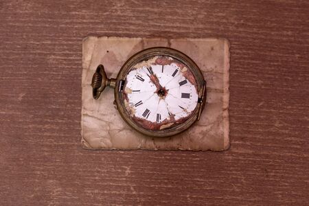 The mechanisms of a very old pocket watch from 1900の写真素材