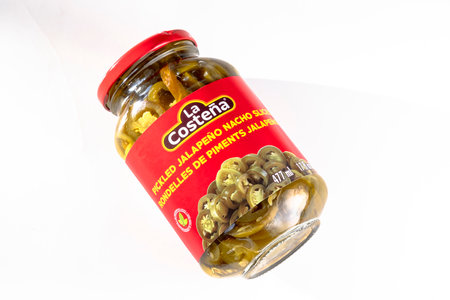Calgary, Alberta, Canada. May 21, 2024. La Costena Pickled Jalapeno Nacho Slices 477 mlのeditorial素材