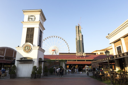 BANGKOK, THAILAND : april 5, 2016 : The Community mall of Bangkok this is Asiatique landmark of bangkok paradise of  and Shopping vintage look Bangkok Thailandのeditorial素材
