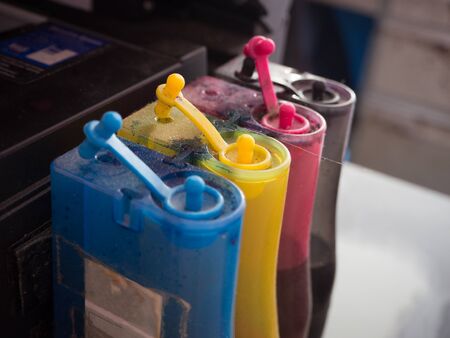 Ink printer with a long and dusty and the ink spills.