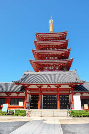 Red pagoda in spring, Tokyo Japan.のeditorial素材