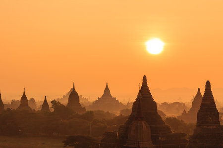 Dawn, Sunrise and  Pagoda ,  Bagan in Myanmar  Burmar の写真素材