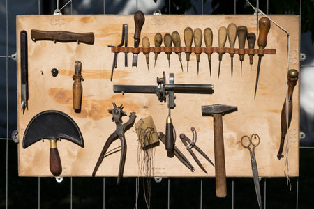 Shoeing tools