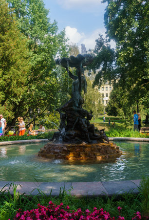 Latvian opera with fountain and garden. Flowers and beutiful view. 18.08.2018.Riga, Latvia.のeditorial素材