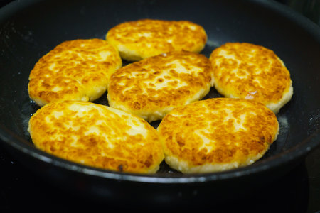 pancakes from cottage cheese, baked in a frying panの写真素材