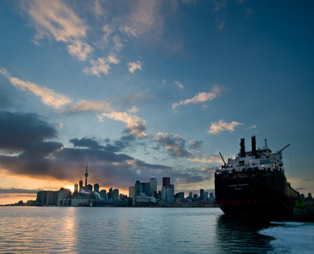 Skyline of Toronto by night, Ontario, Canada のeditorial素材