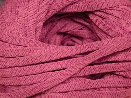 Cotton skein thread thick wide purple needlework background fiber texture redの写真素材