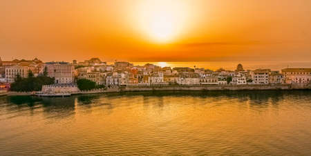 View of the city of Syracuse at sunrise.の写真素材