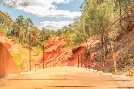 Hiking trail in Roussillon, Provence, Franceの写真素材
