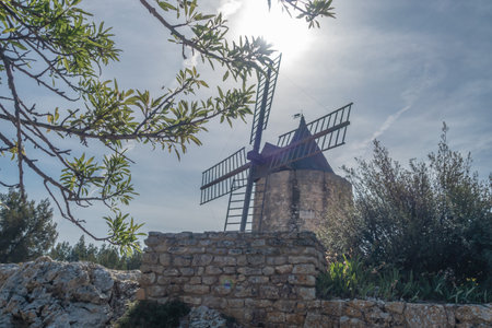 Moulin De Daudet in Fontvieille in Provence. ProvenÃ§al mill near Les Baux de Provence in the Alpilles, France.の写真素材