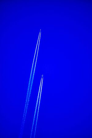 Contrails 1の写真素材