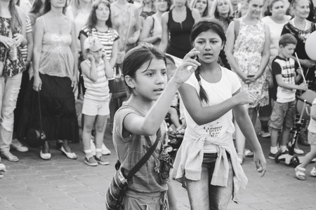 MINSK, BELARUS.August 19, 2017. Little girl in the evening on the streetのeditorial素材