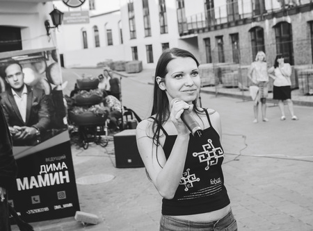 MINSK, BELARUS.August 19 2017 Woman singing on the streetのeditorial素材