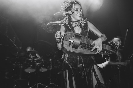 MINSK, BELARUS.September 1 , 2017. The girl is playing an ancient musical instrumentのeditorial素材