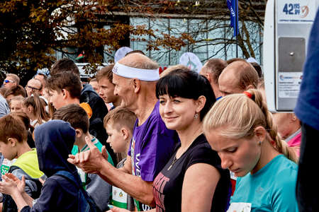 September 15, 2019 Minsk Belarus There are many happy healthy participants who are standing before the start of the marathonのeditorial素材