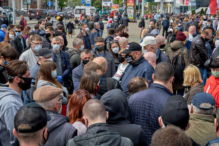 May 24 2020 Minsk Belarus There are many masked people who stand without distance during a protest in the city squareのeditorial素材