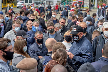 May 24 2020 Minsk Belarus A demonstration against the current government in which many masked people are protesting in the streetsのeditorial素材
