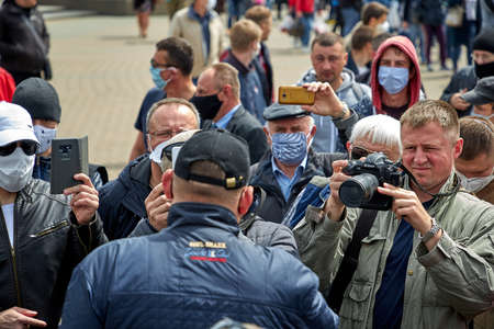 May 24 2020 Minsk Belarus The crowd to the cameras and phones removes the opposition leaderのeditorial素材