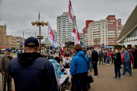 June 14 2020 Minsk Belarus A lot of people sign up for the opposition presidential candidate under the flags of the oppositionのeditorial素材