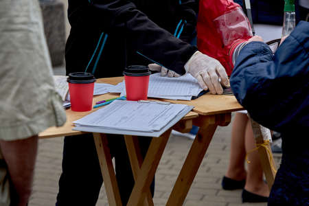People sign up for opposition candidates for the post of Presidentの写真素材