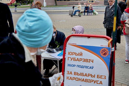 June 14 2020 Minsk Belarus Stand of an alternative candidate for the post of President next to the table for collecting signaturesのeditorial素材