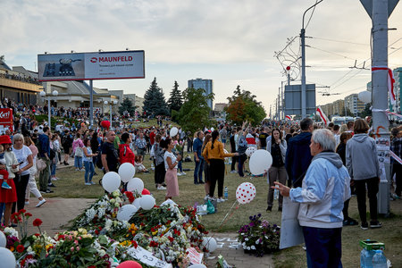 August 14 2020 Minsk Belarus Many people stand by the roadside to protest against violenceのeditorial素材