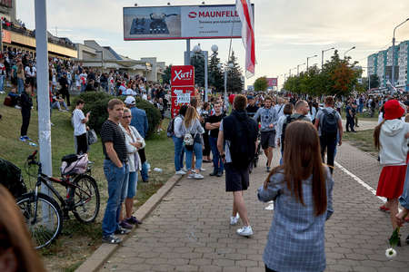 August 14 2020 Minsk Belarus Many people stand by the roadside to protest against violenceのeditorial素材